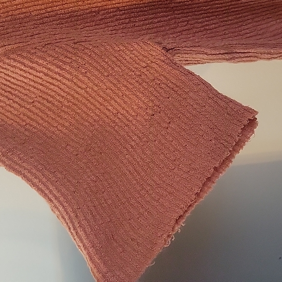 Zara Soft Feel Textured Top - Size Large - Picture 4 of 7